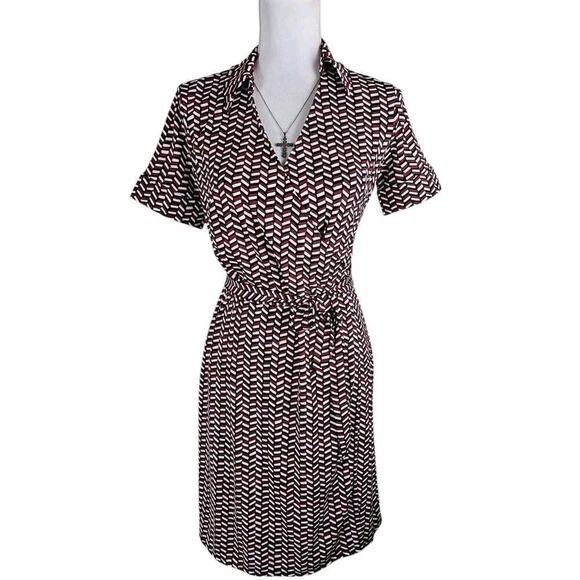 Ann Taylor LOFT ~Woman Size 6Petite~ Red/White Short Sleeve V-Neck Wrap Dress. - Picture 13 of 13